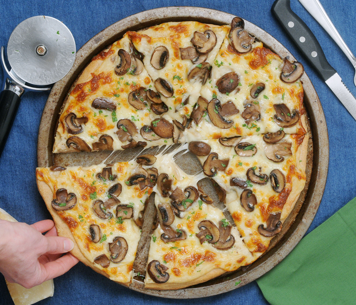 Roasted Garlic And Mushroom White Pizza Alison S Allspice